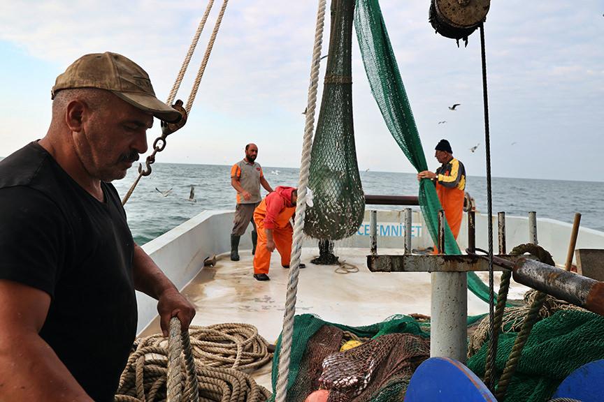 Karadenizli balıkçılar yeni sezona mezgit bereketiyle başladı