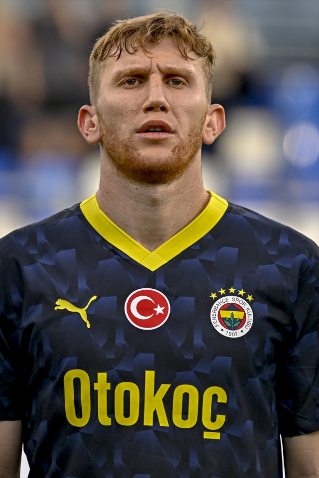 Adana'ya gitmeye hazırlanan Fenerbahçeli futbolcu son anda rota değiştirdi! Sivasspor forması giyecek
