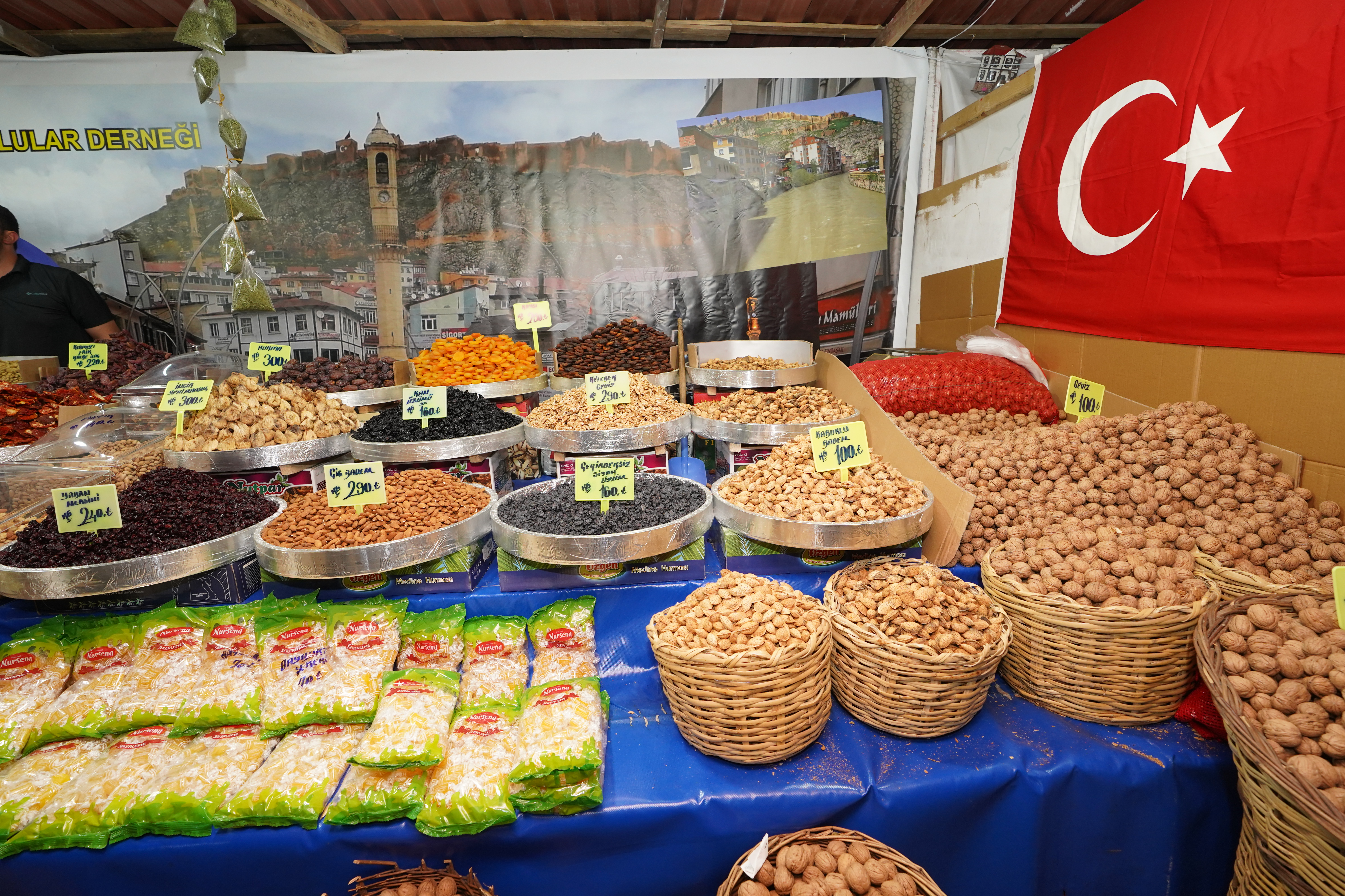 Yöresel lezzetler Üsküdar’da görücüye çıktı