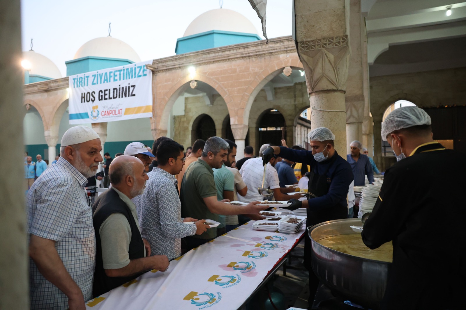 Haliliye Belediyesi’nden vatandaşlara tirit ikramı