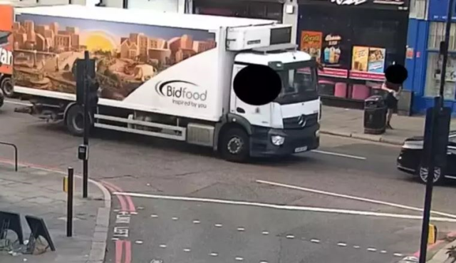 İran ajanı kendini kamyonetin altına bağlayarak kaçtı! İngiltere teyakkuzda