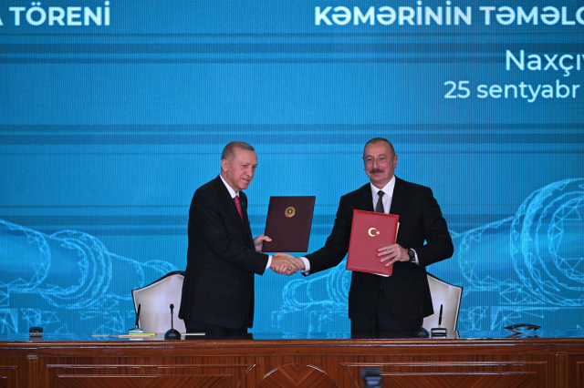 Cumhurbaşkanı Erdoğan Nahçıvan'da! Azerbaycan'la 3 anlaşma imzalandı