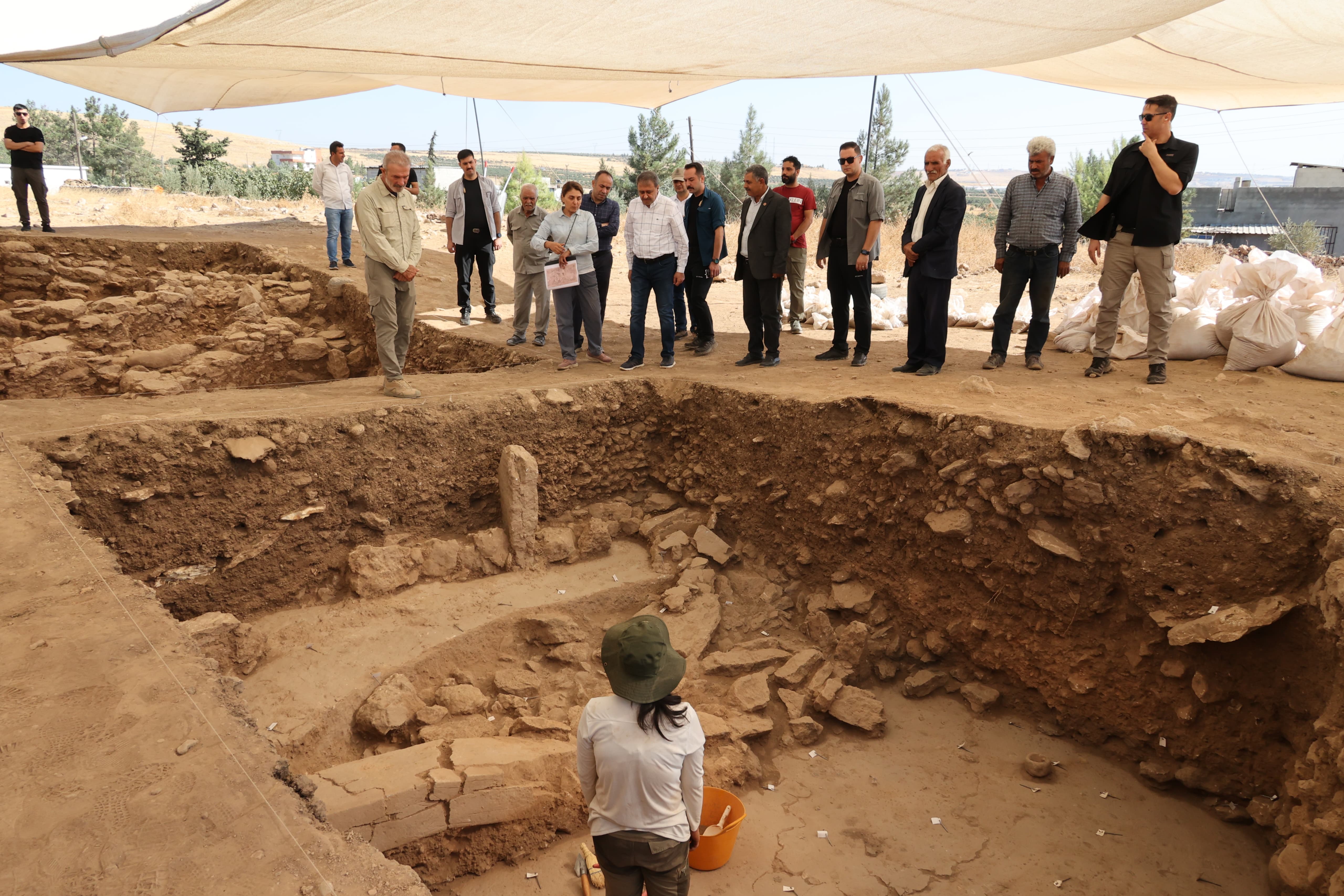 Vali Şıldak, arkeolojik kazı alanlarını inceledi