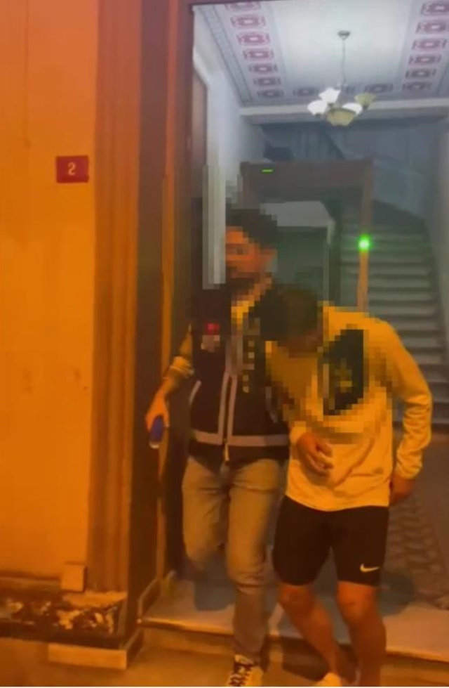 Maltepesporlu futbolcudan akılalmaz trafik uygulaması! Polisler evinden aldı