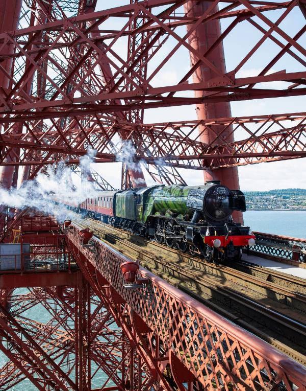 Tarihi ‘Uçan İskoçyalı’ treni başka bir trenle çarpıştı