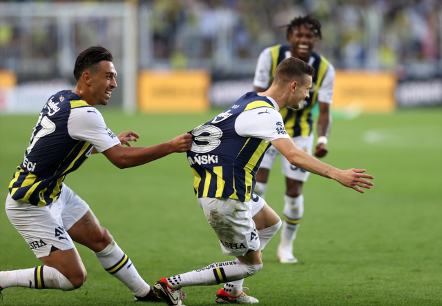 Son Dakika: Kadıköy'de geçit yok! Fenerbahçe, Antalyaspor'u 3 golle yenerek liderliğini sürdürdü