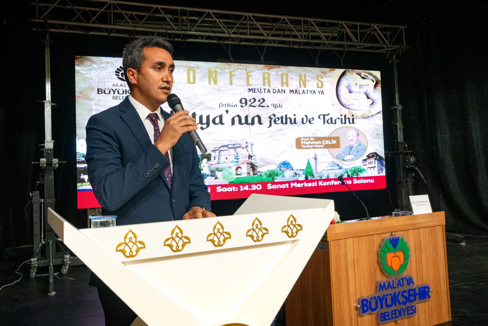 “Malatya’nın Fethi ve Tarihi” konulu konferans düzenlendi