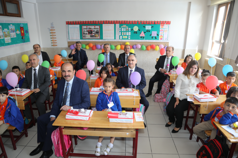 Başkan Altay, yeni eğitim-öğretim yılı dolayısıyla öğrencilerle buluştu