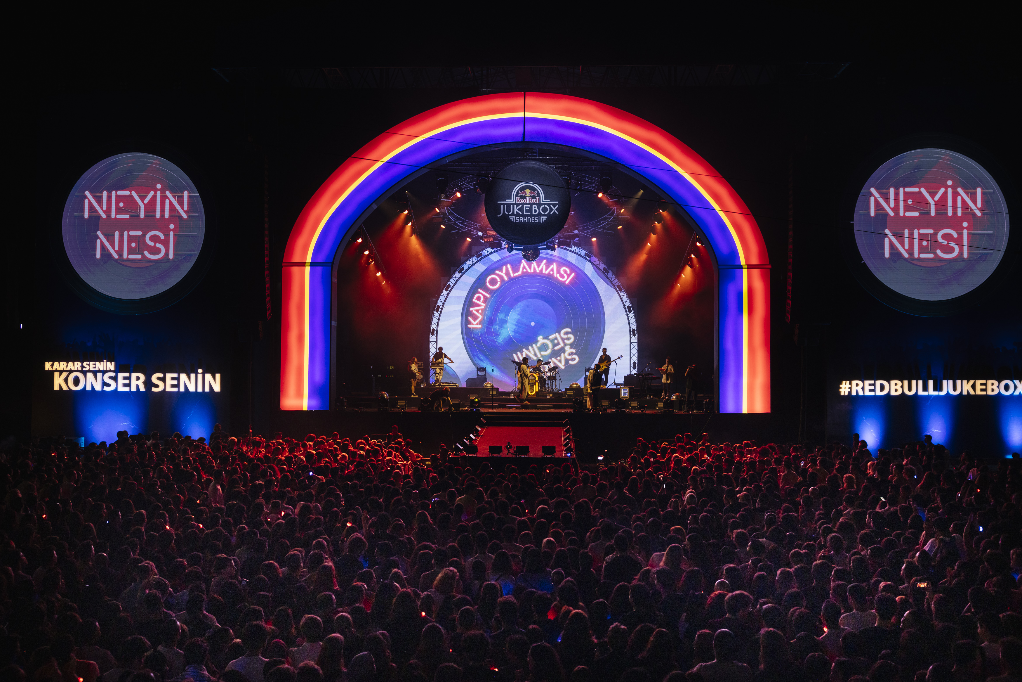 Red Bull Jukebox Sahnesi’nde yepyeni bir konser deneyimi