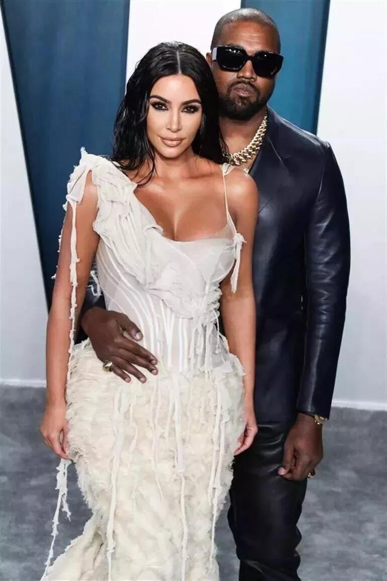 Kanye West, Kim Kardashian'dan boşandıktan 1 ay sonra evlenmiş!