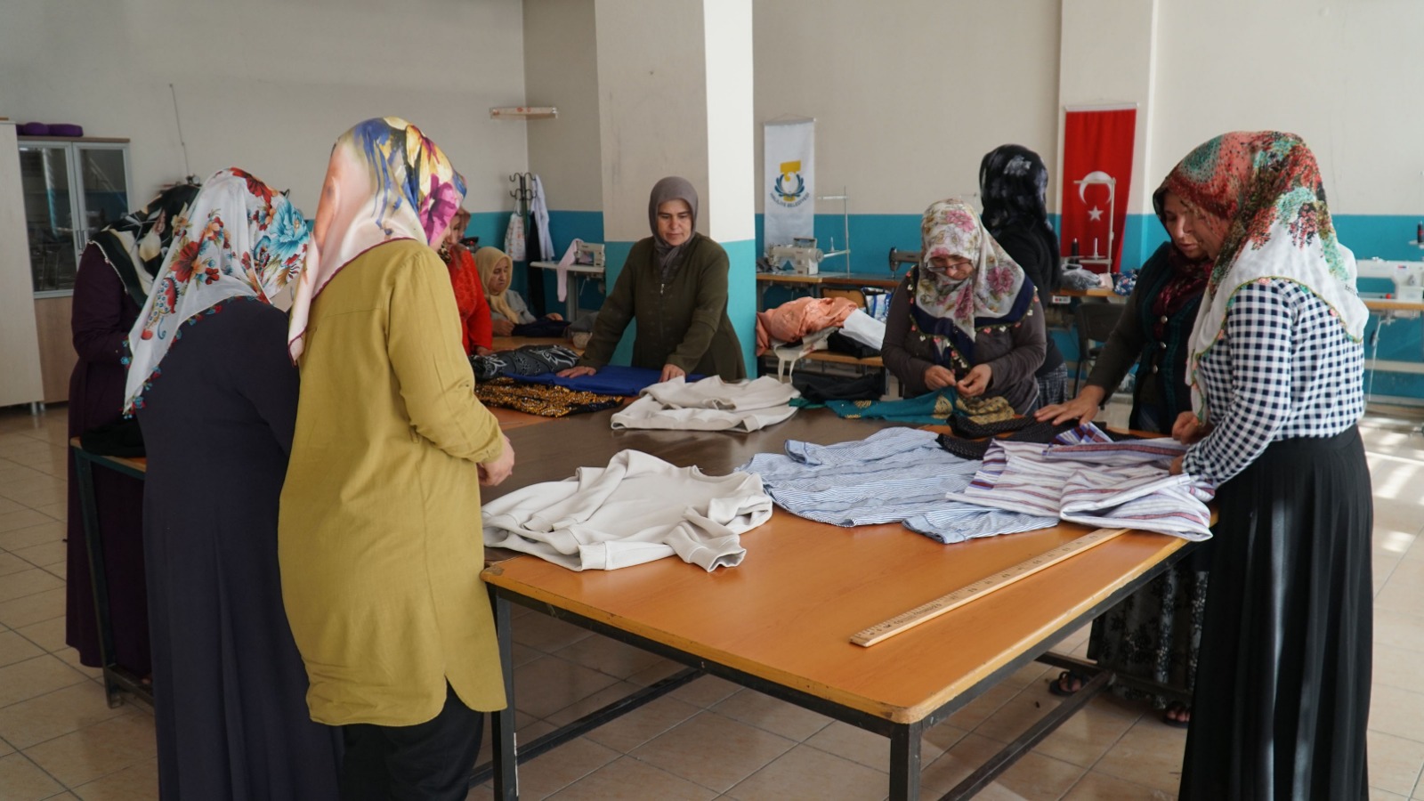 Süleymaniye Milletevi’ndeki kurslarda kadınlar meslek öğreniyor