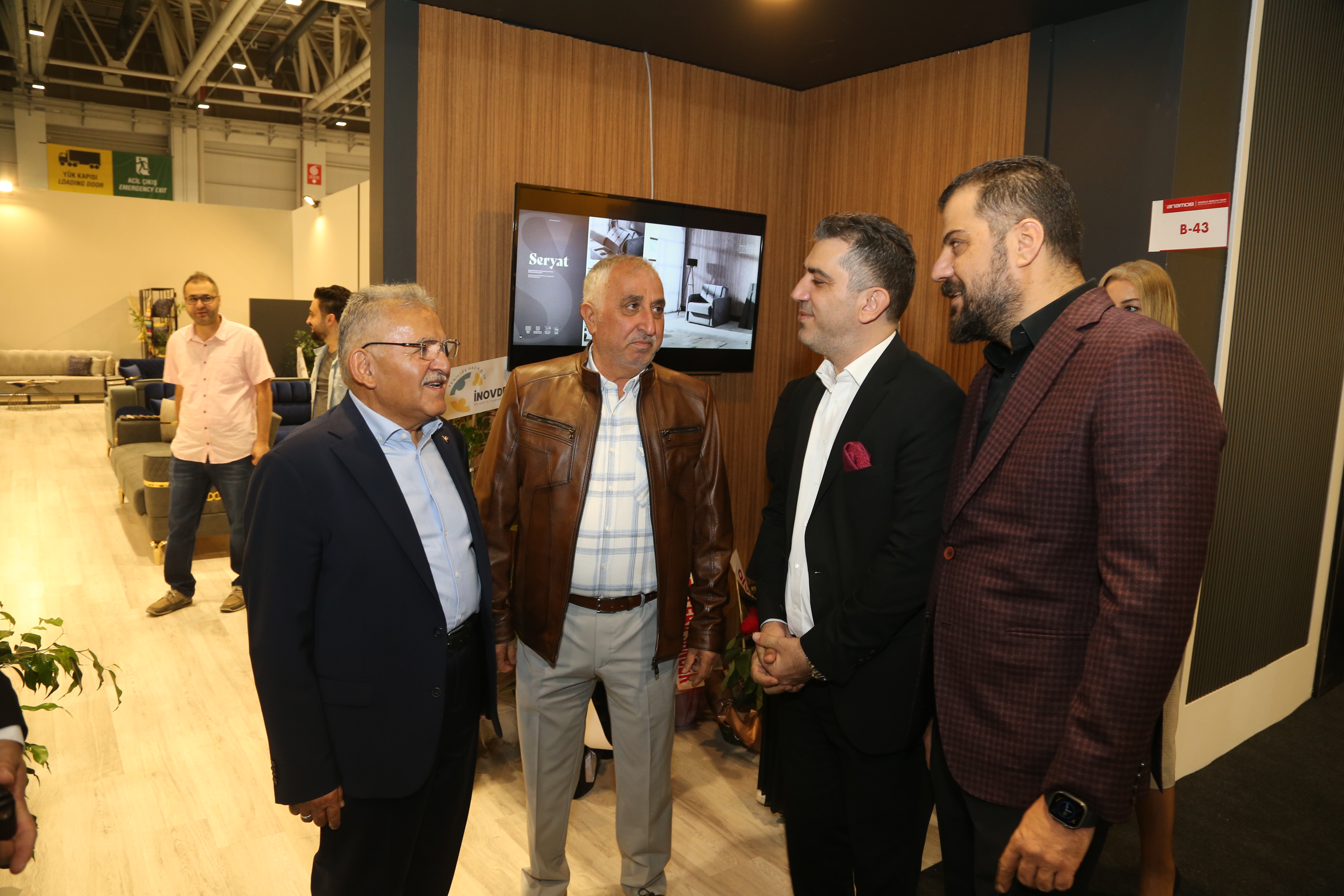 Başkan Büyükkılıç, Anadolu Mobilya Fuarı’nı ziyaret etti