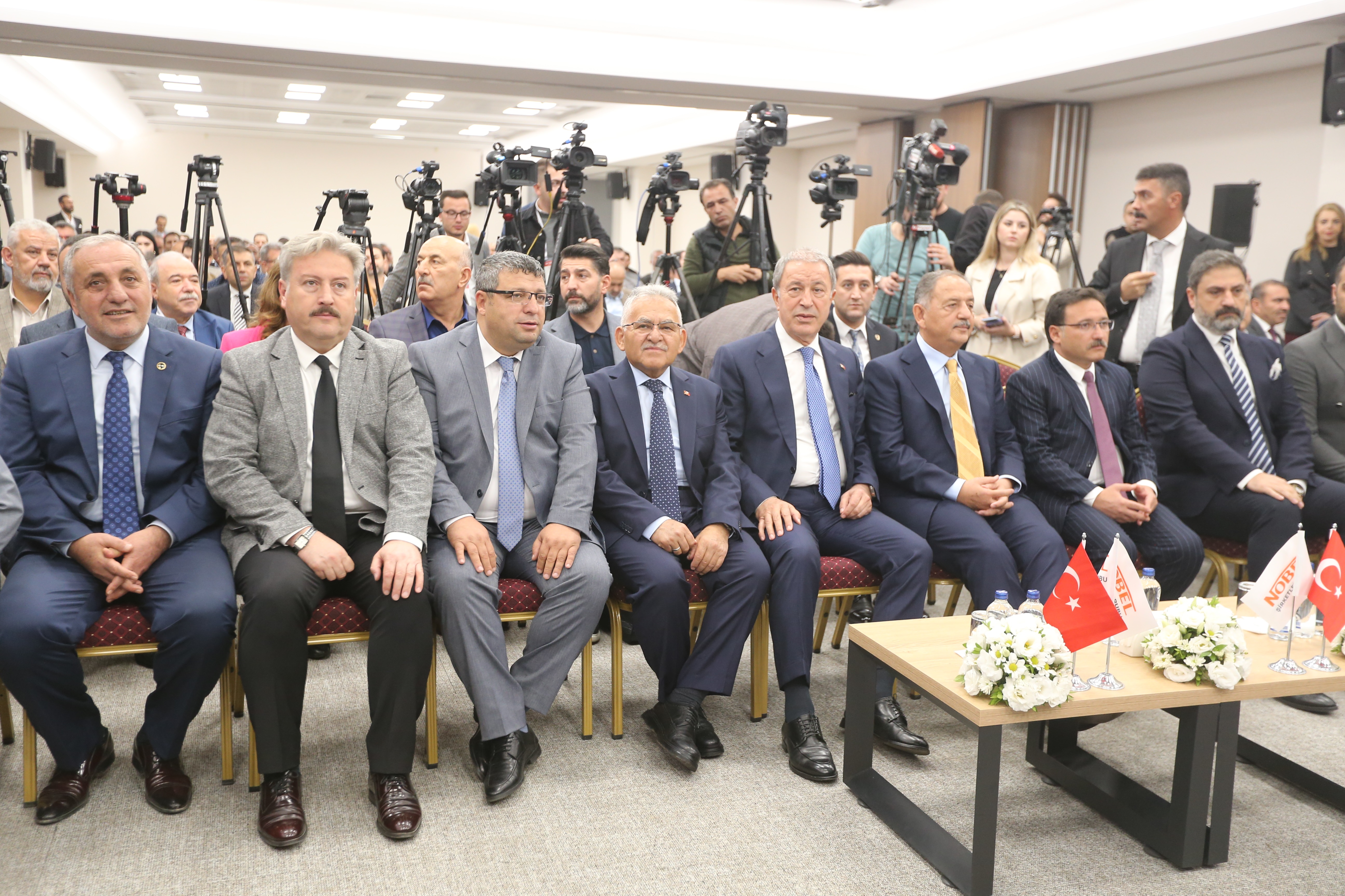 Başkan Büyükkılıç, Anadolu Mobilya Fuarı’nın açılışına katıldı