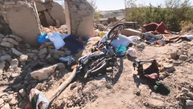 Afganistan’da deprem sonrası yıkım böyle görüntülendi