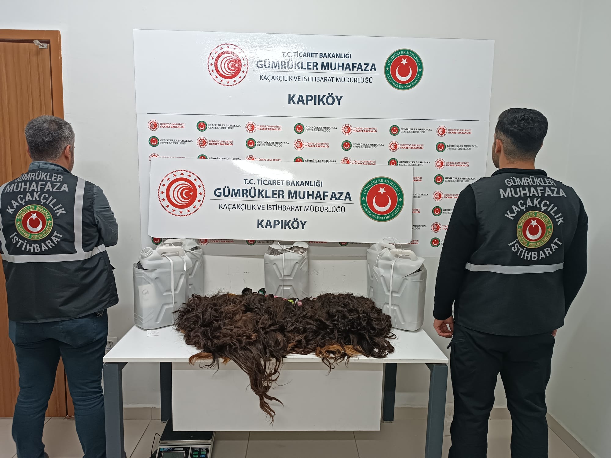 Kapıköy Gümrük Kapısı’nda 56 kilo 230 gram insan saçı ele geçirildi