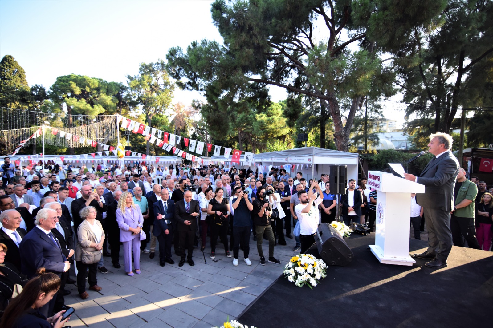 Bornova Belediyesi İstihdam Fuarı açıldı