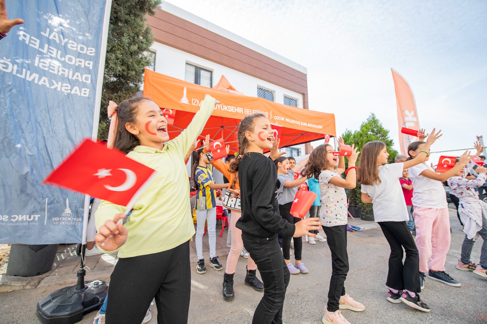 İzmir’de 100. yıl etkinlikleri sürüyor