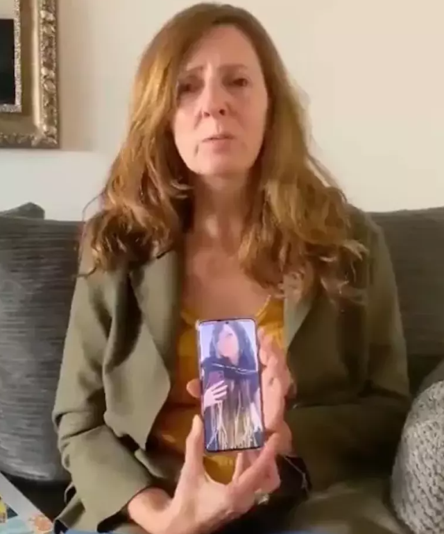 Alman Anne, Hamas'a ait bir kamyonetin arkasında yarı çıplak görüntülenen kızı için yardım çağrısı yaptı