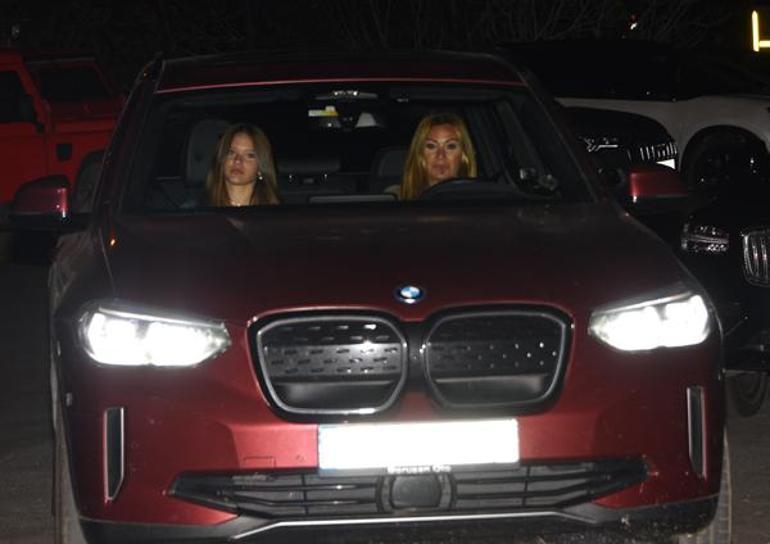 Pınar Altuğ'un elektrikli otomobilinin fiyatı dudak uçuklattı!