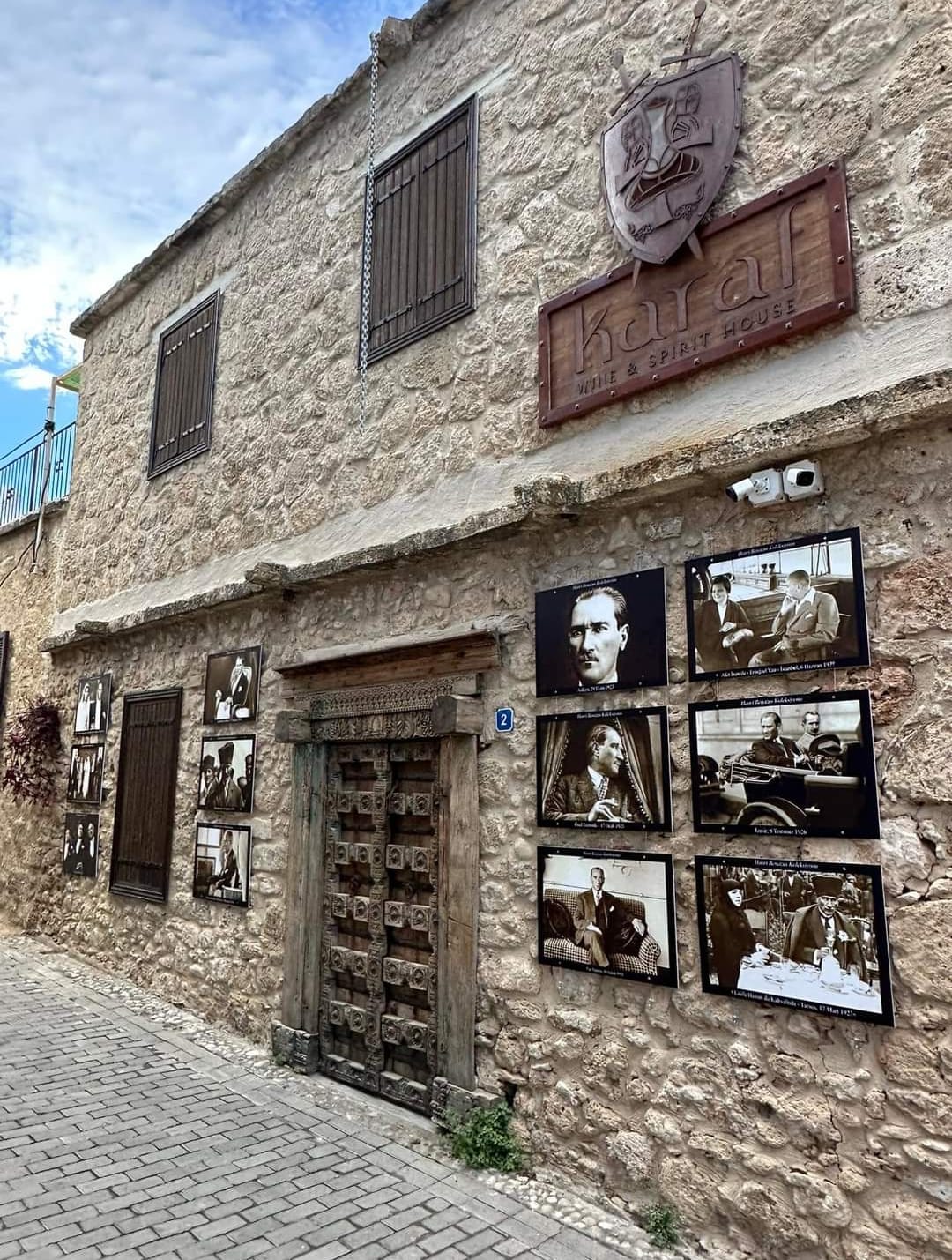 Benazus’un Atatürk sergisi Girne’ye ulaştı