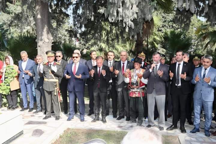 Hatay Valisi Masatlı, Antakya Şehitliğini ziyaret etti