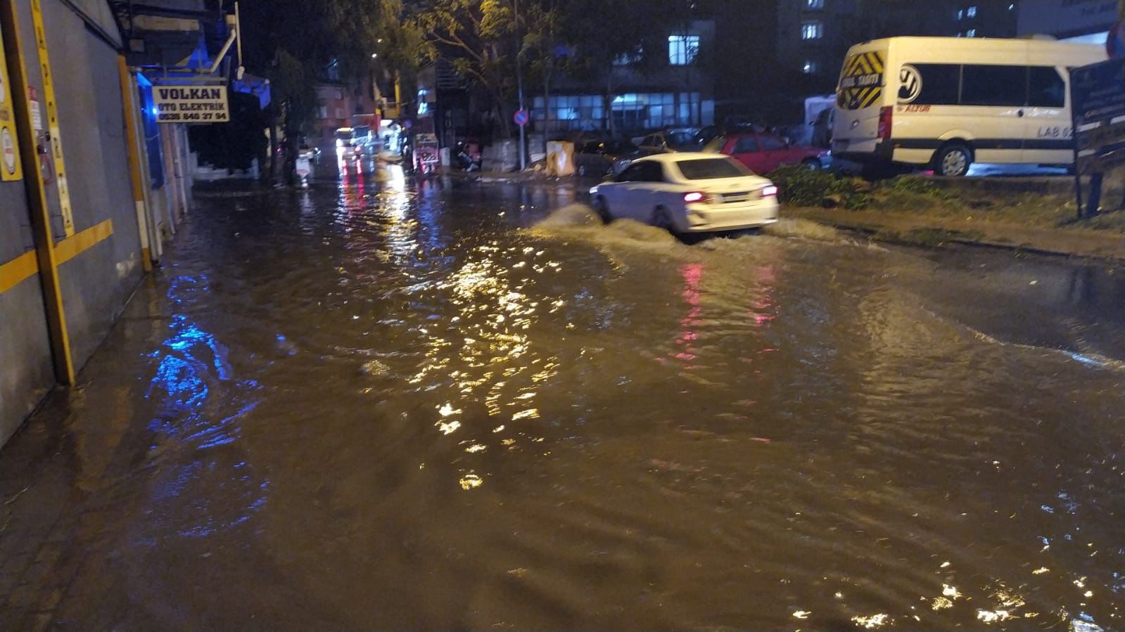 İstanbul’un bazı ilçelerine 221 kilogram yağmur düştü