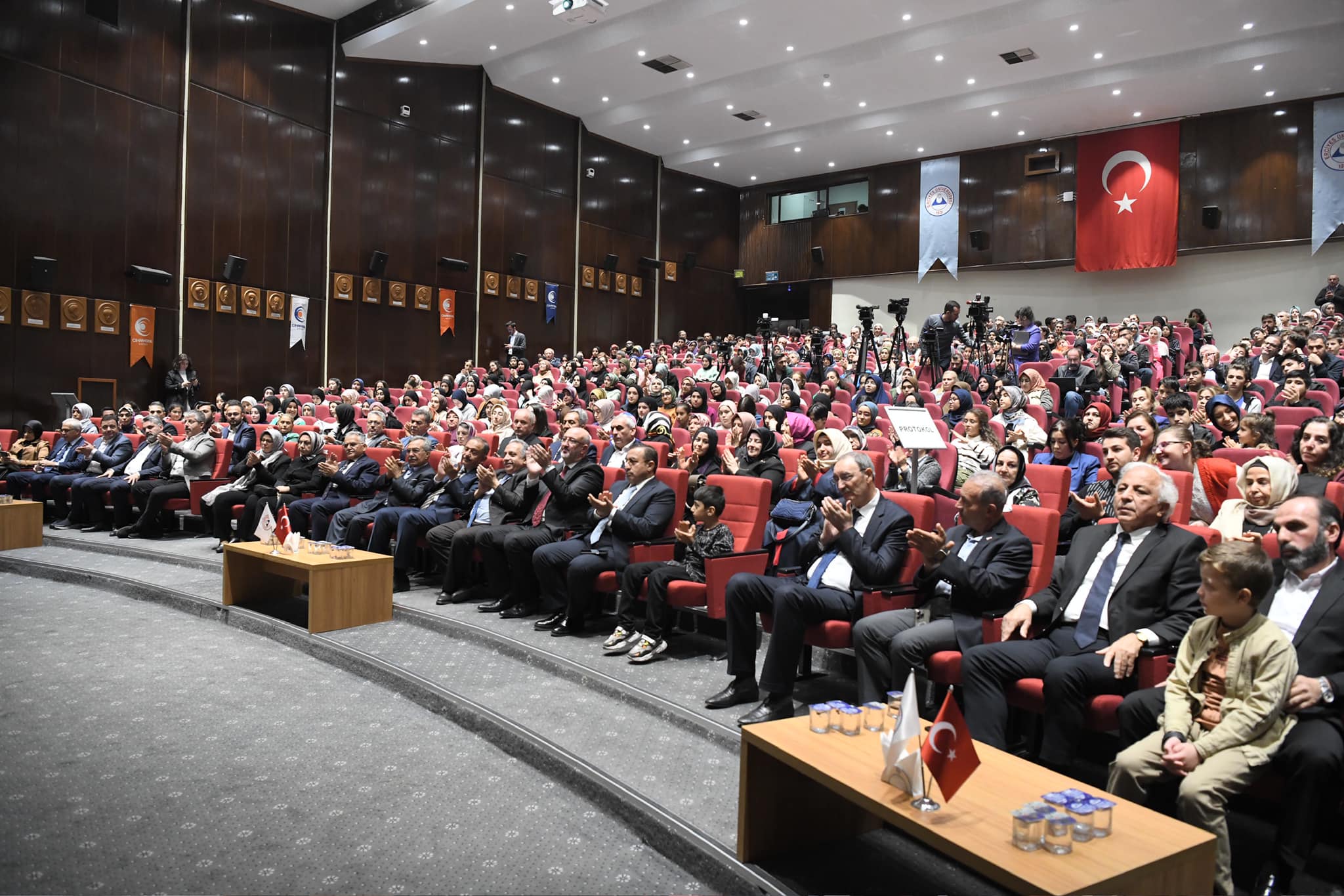 Bakan Özhaseki ve Başkan Büyükkılıç, Nevin Akyurt’u anma programına katıldı