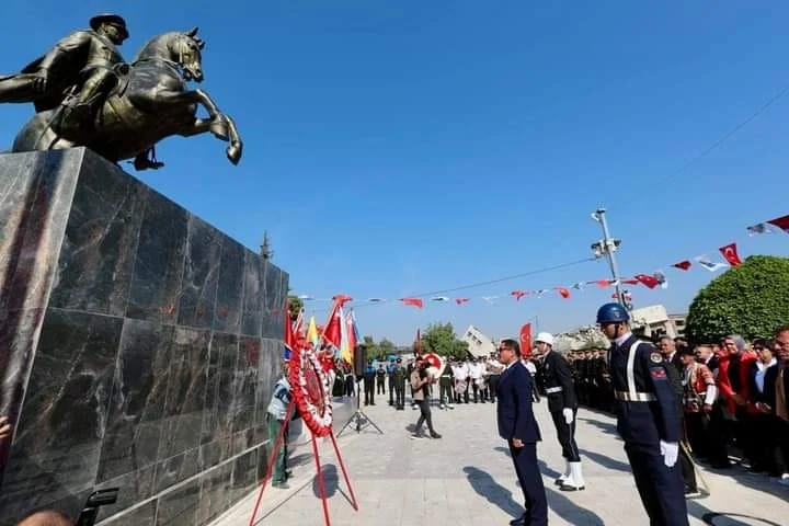 Vali Masatlı: “Hür ve bağımsız yaşama irademizi muhafaza ediyoruz”