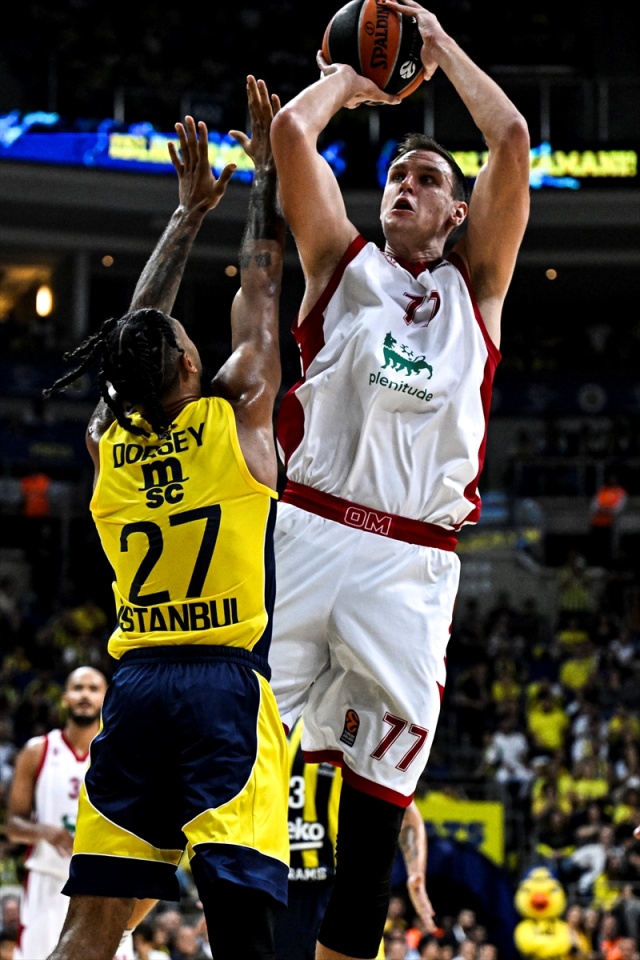 Fenerbahçe Beko, EuroLeague'e galibiyetle başladı