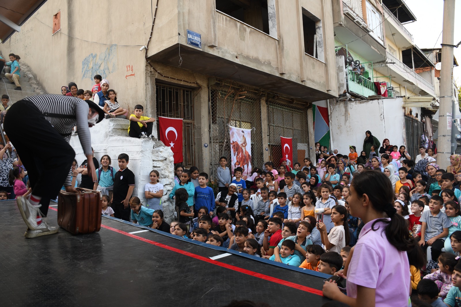 Cumhuriyet’in yüzüncü yıl kutlamalarının adresi dayanışma noktaları