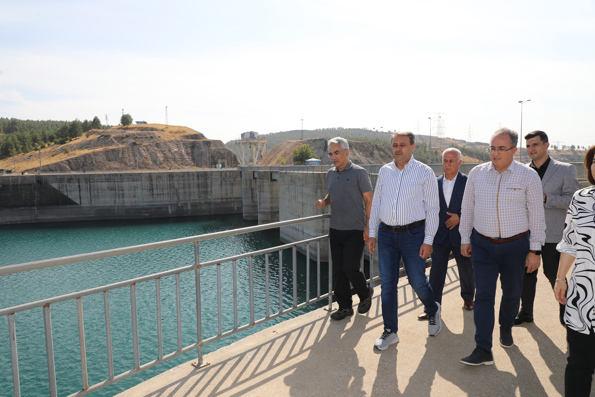 Şanlıurfa Valisi Şıldak, Atatürk Barajı’nda incelemelerde bulundu