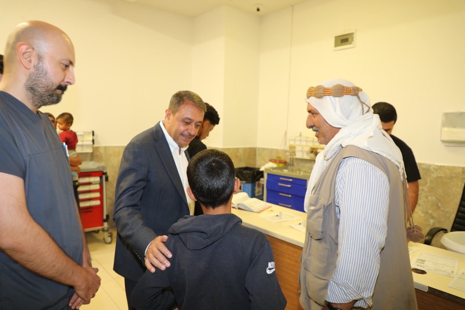 Vali Şıldak, Eyyübiye’deki hastanenin acil servisini ziyaret etti