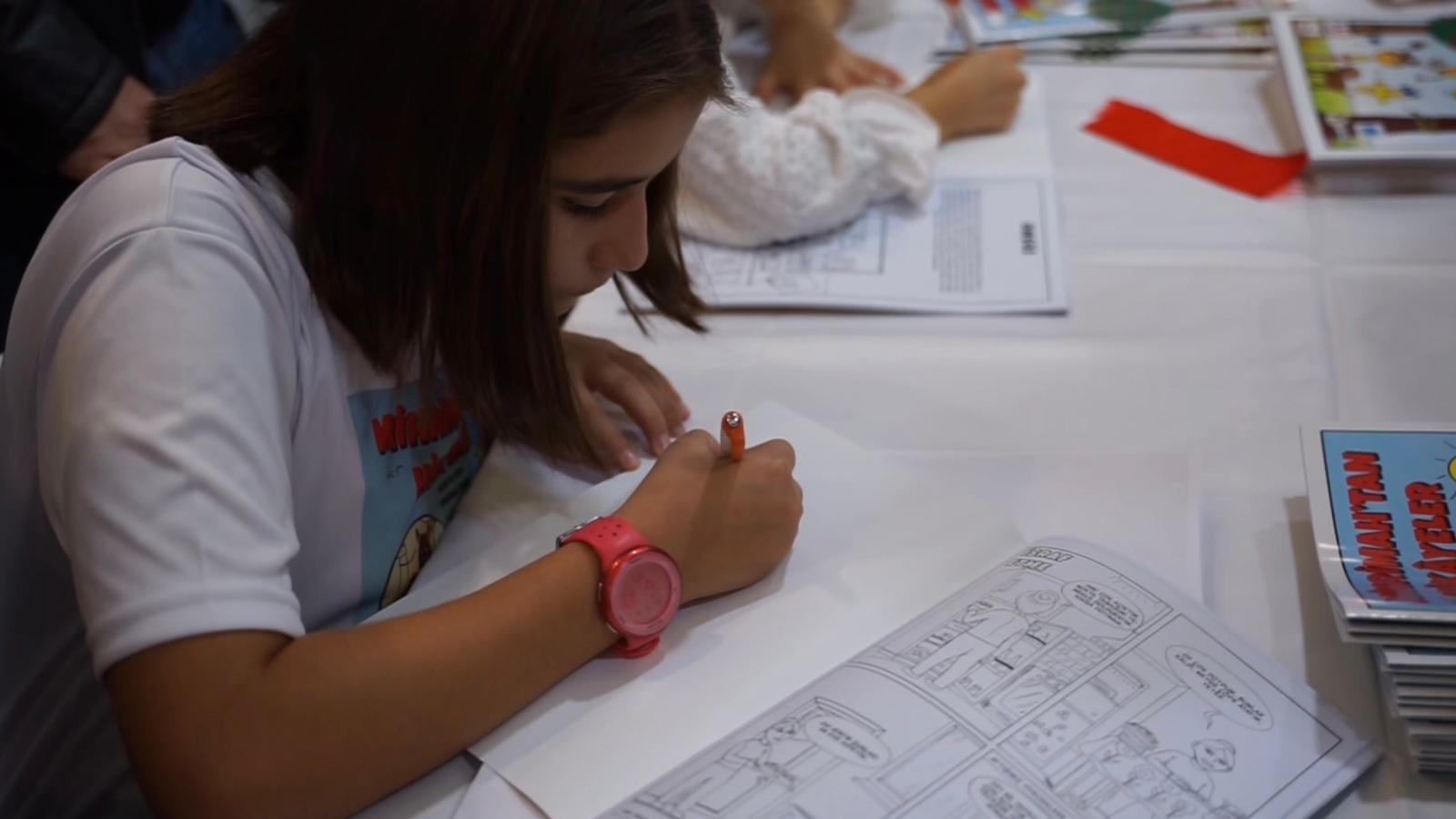 Tuzla Belediyesi Çizgi Roman Okulu, çocukların hayal gücünü sergiye taşıdı