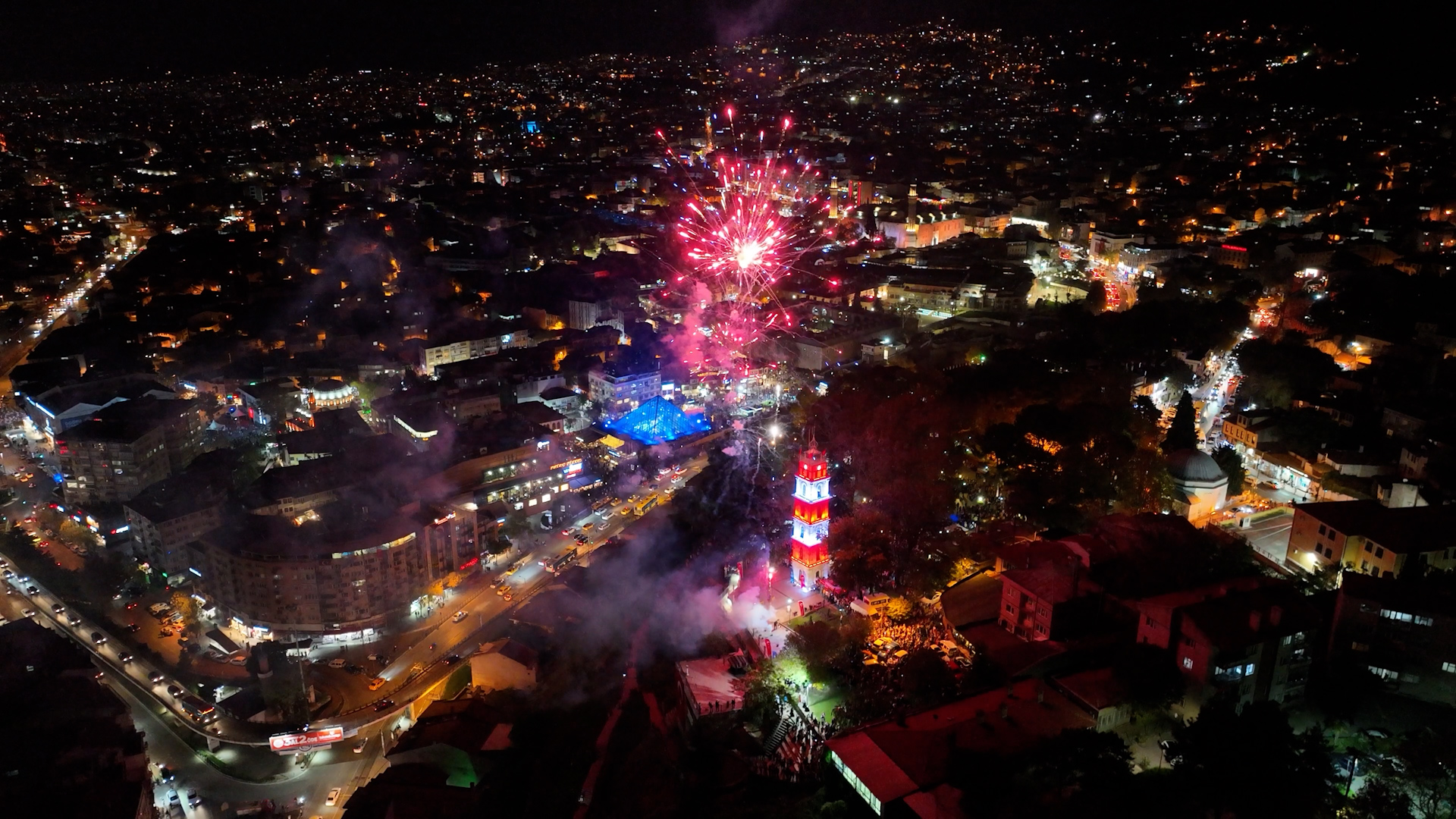 Bursa’da kutlamalara havai fişekli final