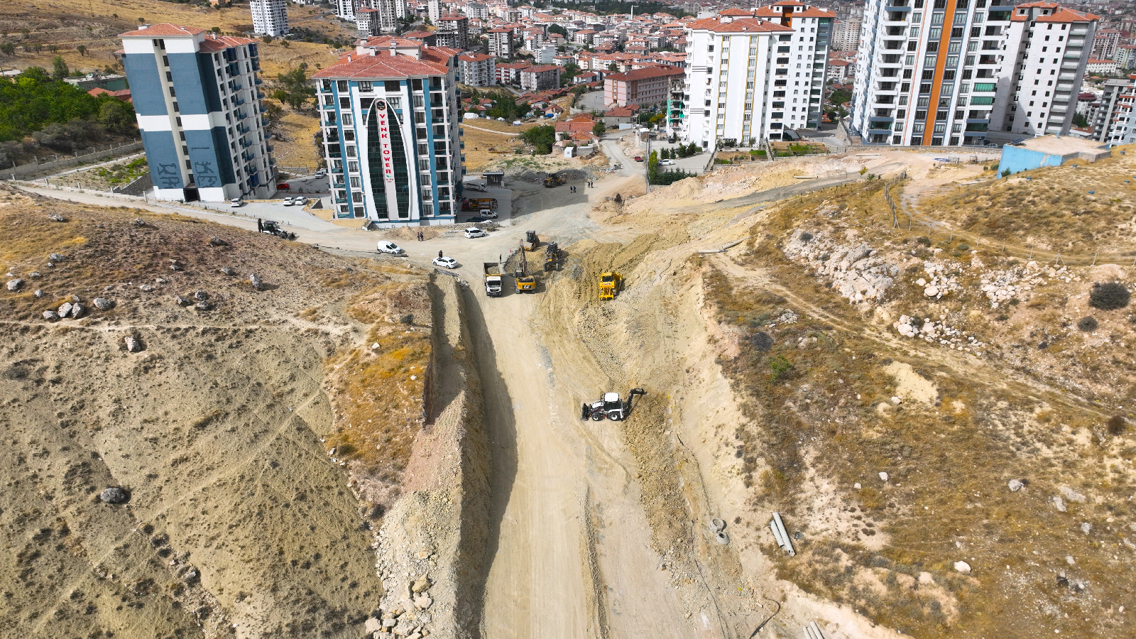 Büyükşehir belediyesi Venk yollarını daha modern hale getiriyor