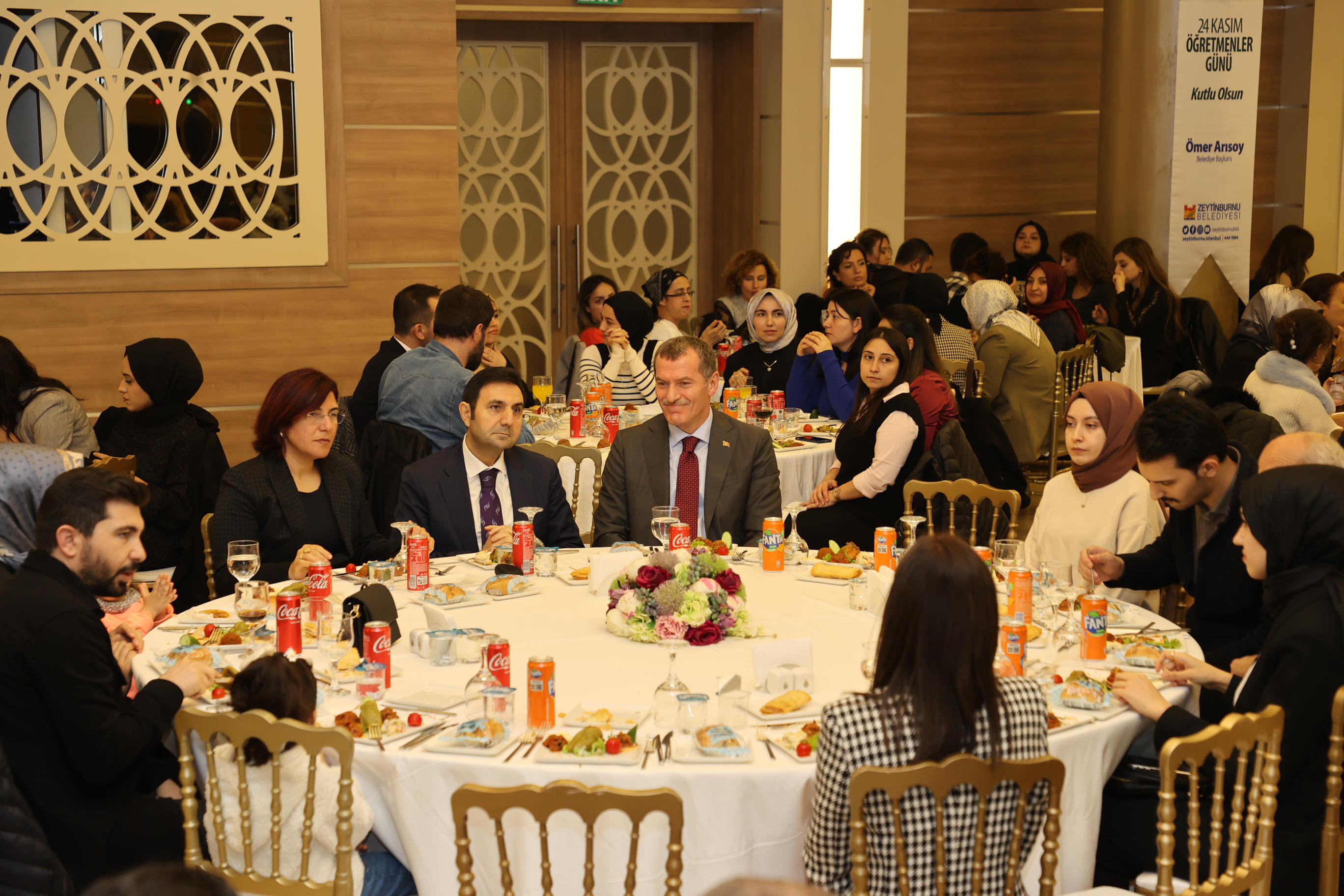 Zeytinburnu’nda “24 Kasım Öğretmenler Günü Yemeği” programı düzenlendi