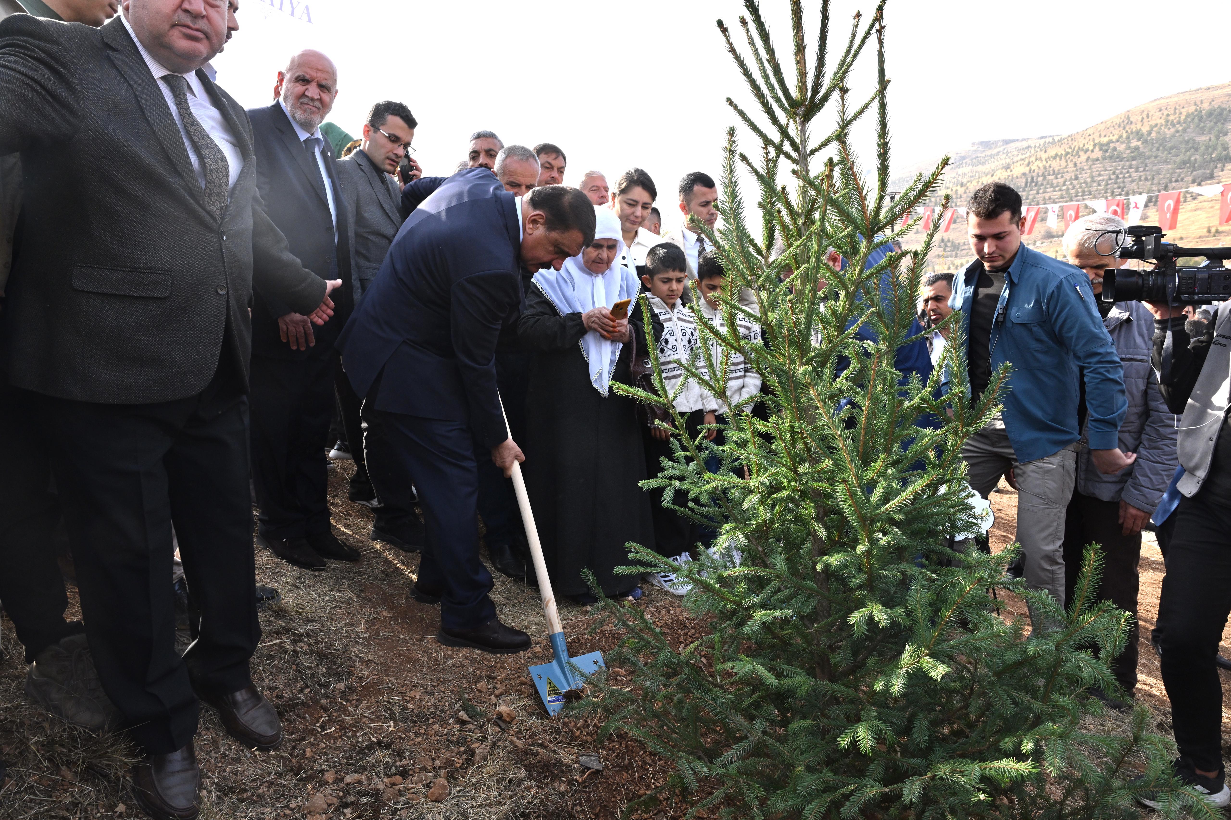 Deprem şehitlerinin isimleri hatıra ormanında yaşatılacak