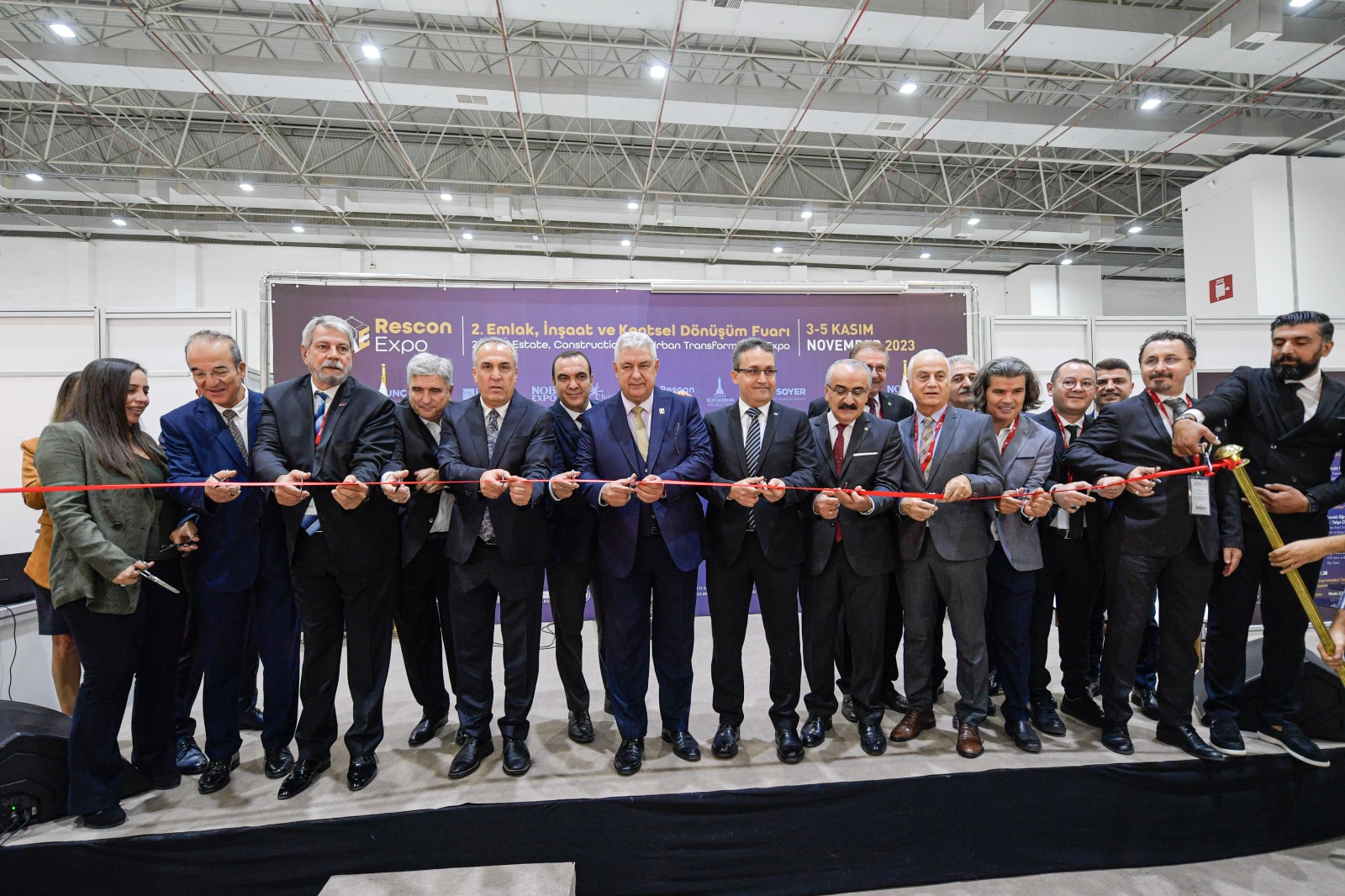 İzmir’de Emlak, İnşaat ve Kentsel Dönüşüm Fuarı açıldı
