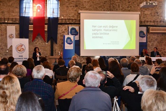 İzmir’de Yaşlı Hakları ve Sosyal İçerme Çalıştayı sona erdi