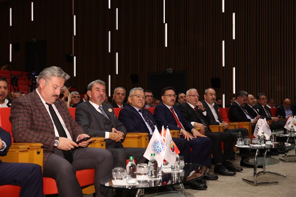 AK Partili Elitaş ve Başkan Büyükkılıç, mobilya sektörü temsilcileri ile buluştu