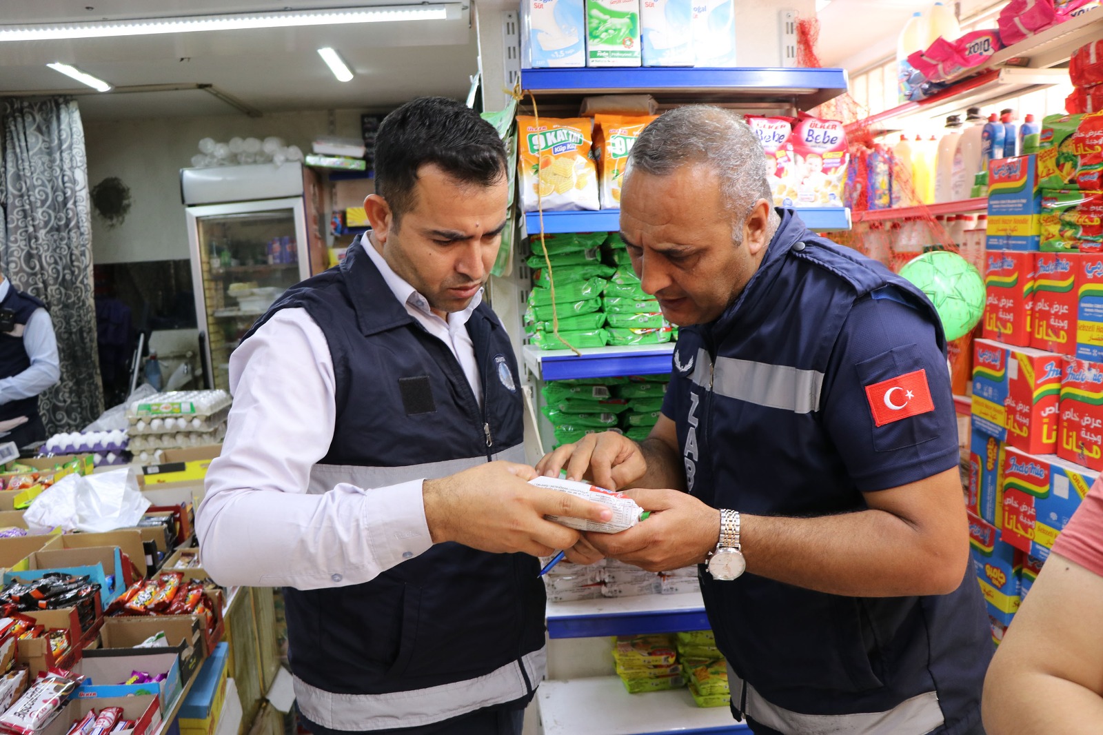 Haliliye zabıtasından okul çevresindeki marketlere denetim