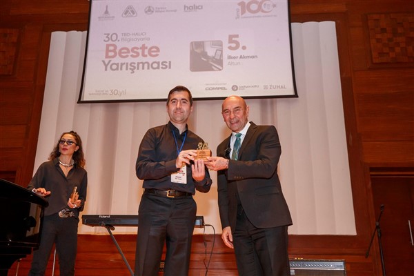 İzmir’de Cumhuriyet’in 100’üncü yılı temalı beste yarışmasının ödül töreni yapıldı
