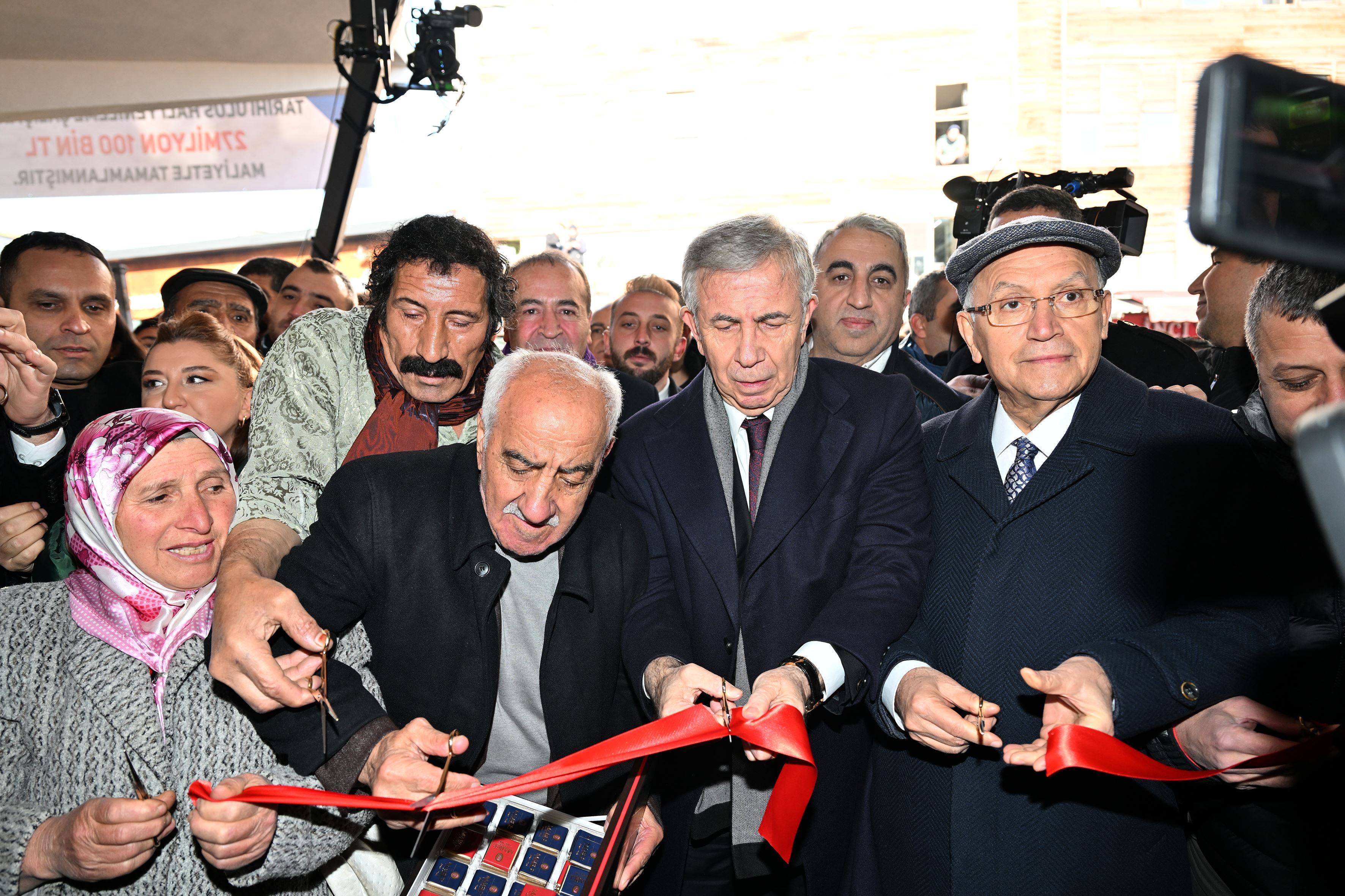 Tarihi Ulus Hali yenileme çalışmalarının ardından açıldı