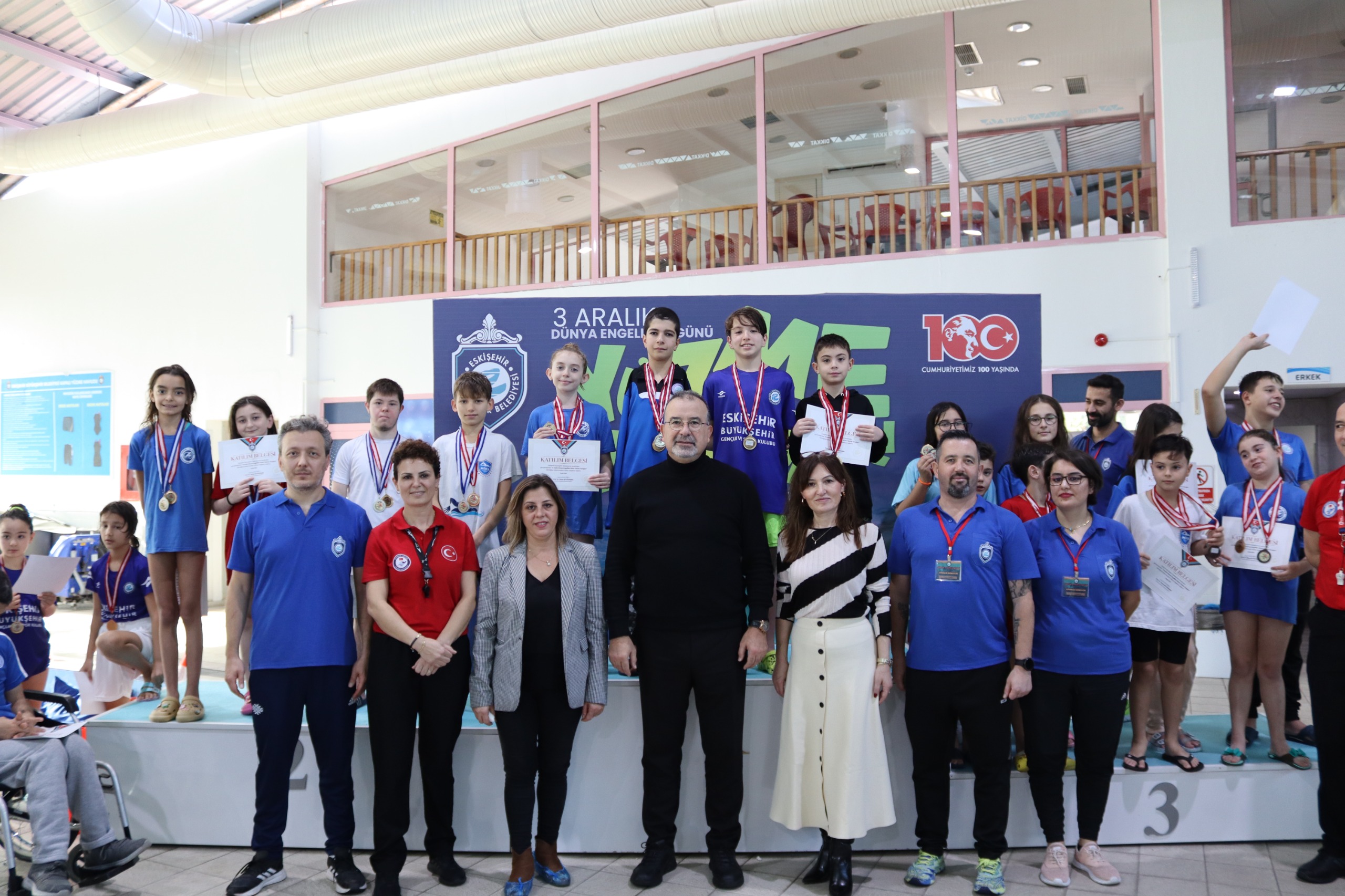 Eskişehir’de “3 Aralık Dünya Engelliler Günü Yüzme Yarışları” düzenlendi