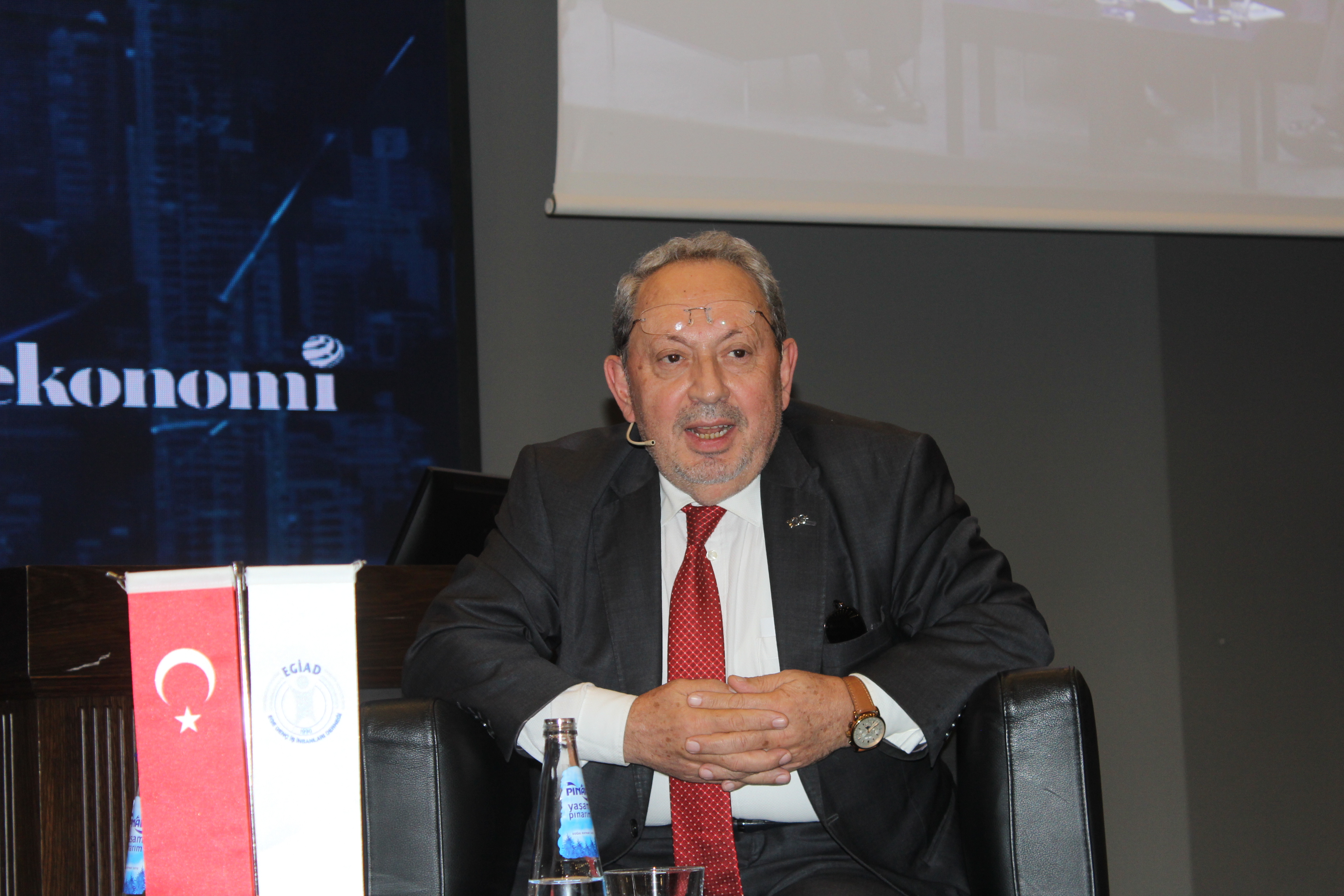 EGİAD’tan ”Ekonomi Rotası 2024 Türkiye ve Dünya Gündemine Bakış” toplantısı