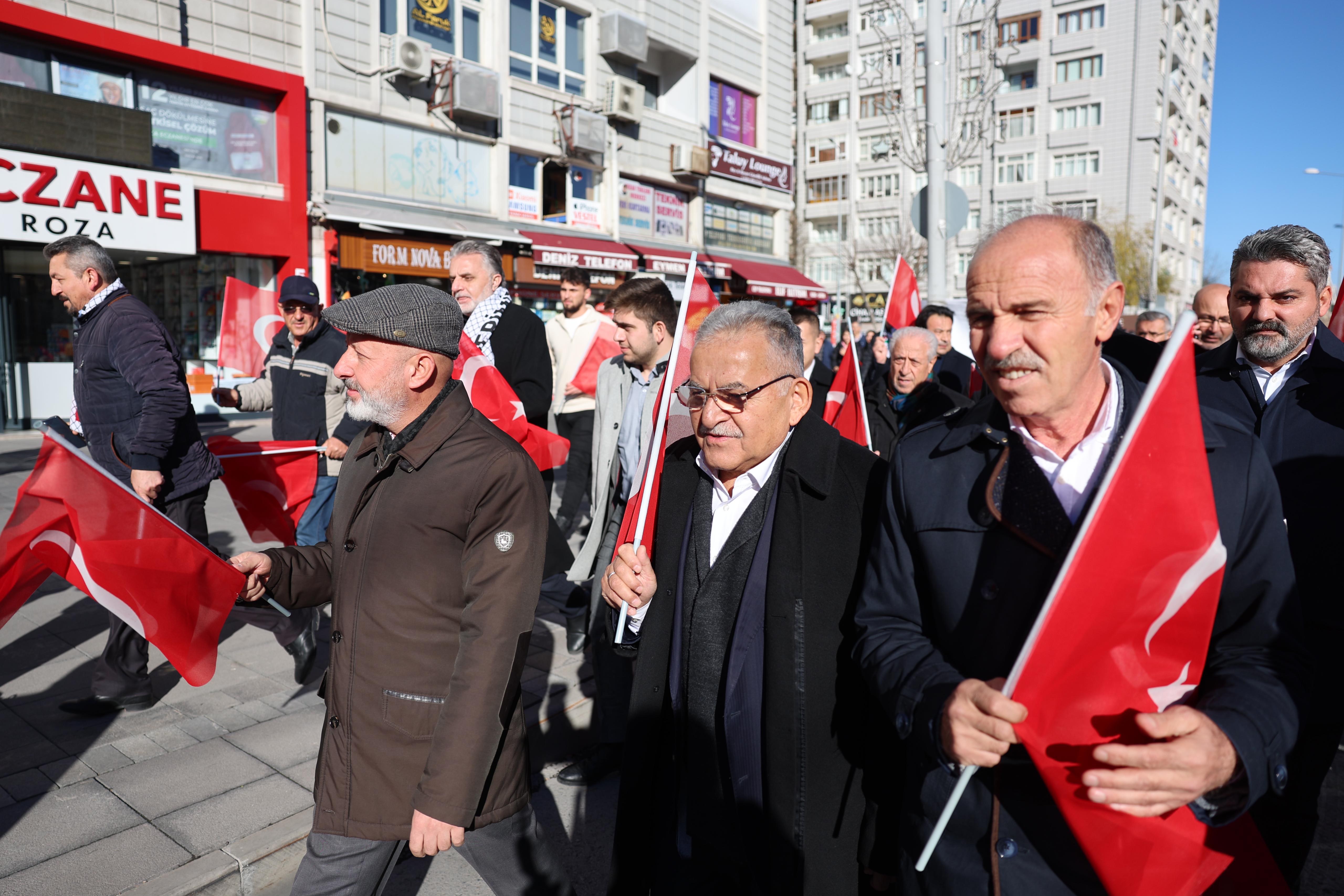 Başkan Büyükkılıç, “Teröre Lanet, Filistin’e Özgürlük Yürüyüşü”ne katıldı