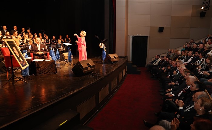 Nilüfer TSM Korosu, ‘Kutlu Payaslı Eserleri’ konseri verdi