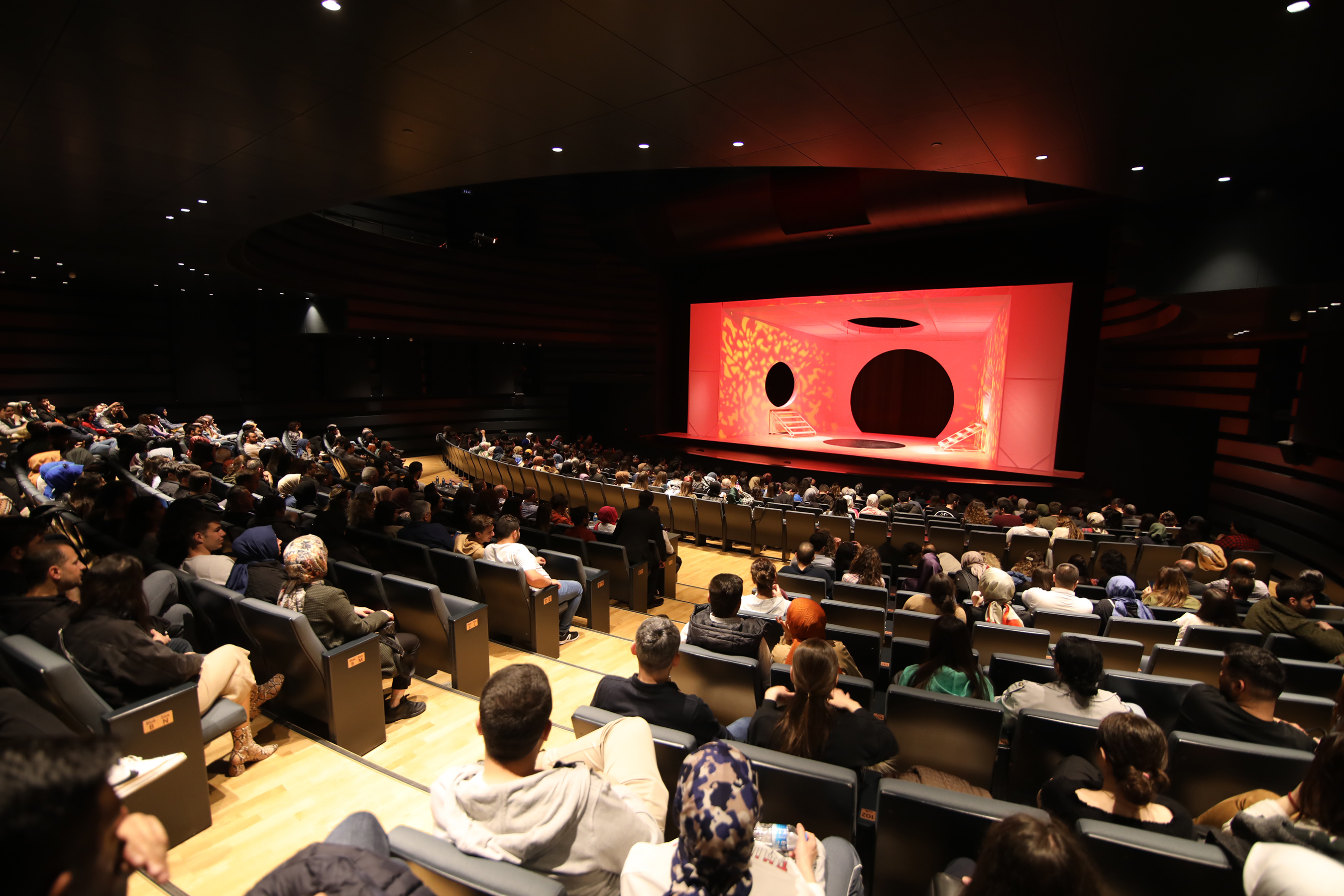 Konya Şehir Tiyatrosu 2023’te 54 bin sanatseveri buluşturdu
