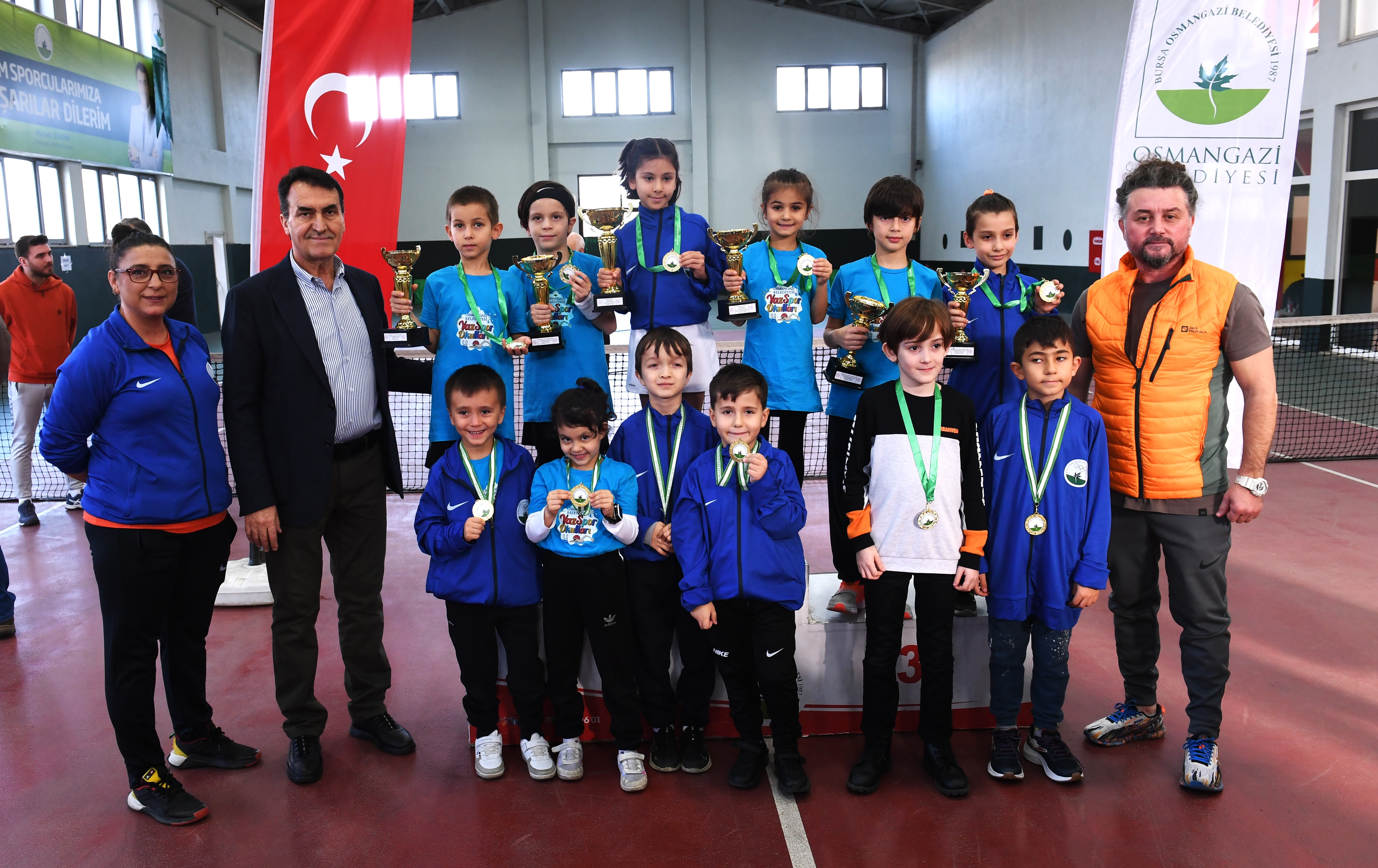 Bursa’da minik raketler şampiyon olabilmek için yarıştı