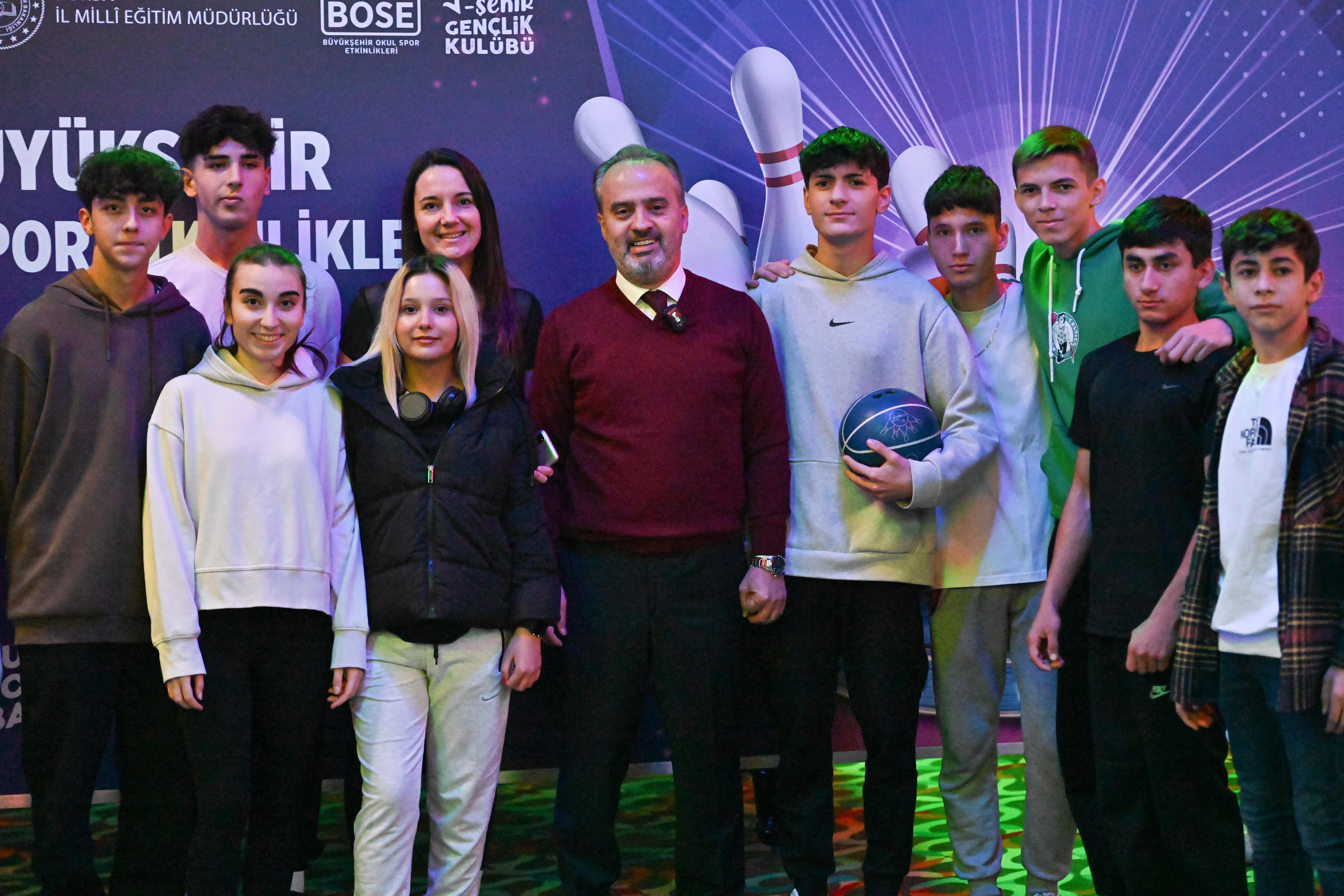 Bursa’da Liseler Arası Bowling Etkinliği düzenlendi